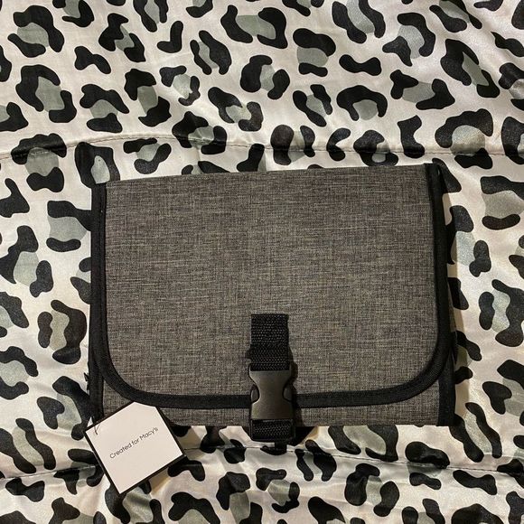 Macy's Men’s Hanging Toiletries Bag One Size Heather Gray Travel Bag NWT - Picture 2 of 7